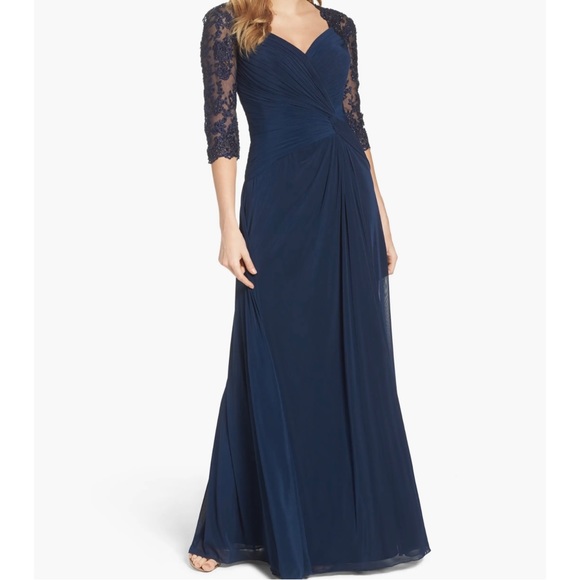 Ruched Twist Column Gown
La Femme size 20 navy Blue NWT - Picture 9 of 12